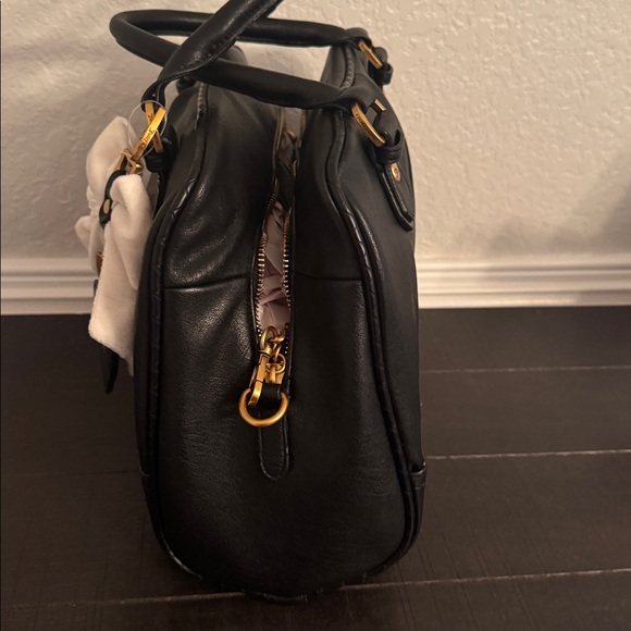 Juicy Couture Black Romance Satchel with Cream Bow - Picture 6 of 13